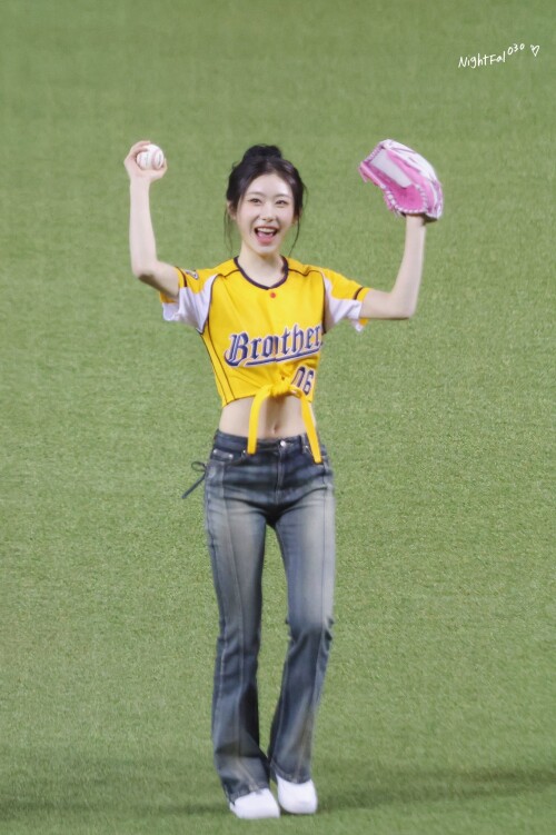 250802 CHAERYEONG AT TAPEI DOME FOR FIRST PITCH documents 827d5be636ad4a2a8