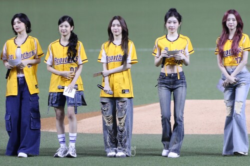 250802 ITZY AT TAPEI DOME FOR FIRST PITCH documents 11cd07217815291b8