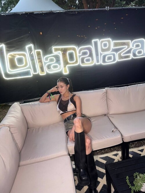 250805 JIHYO Instagram Update with SANA n MOMO documents 536e6f7eeb286efe0