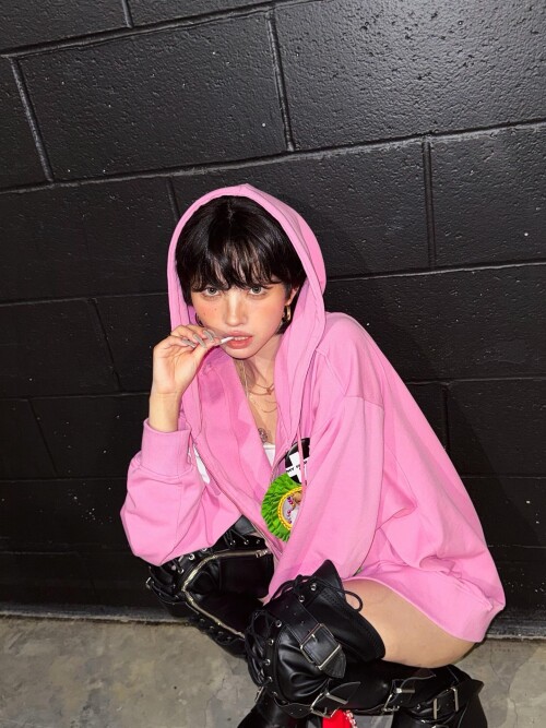 250805 SOYEON Instagram Update documents 630f8889fb94cc890