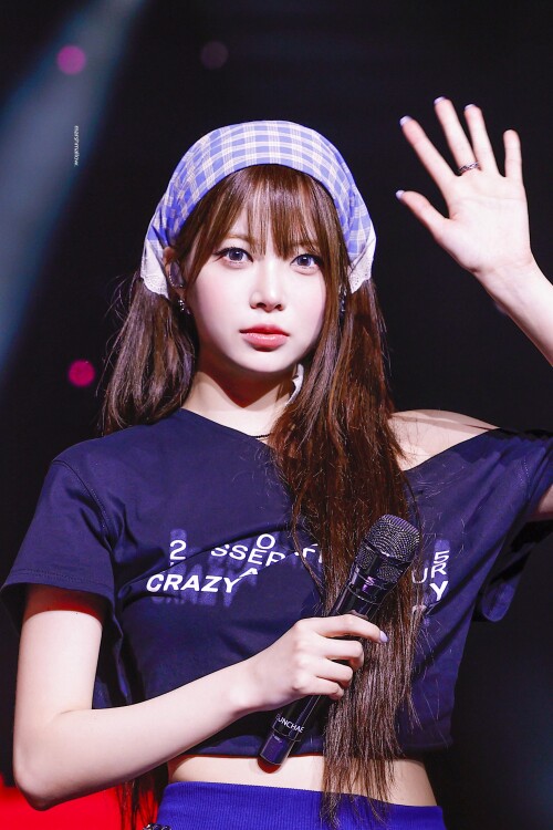 250809 Hong Eunchae at EASY CRAZY HOT Tour in Bangkok D1 documents 2d3cf03ce507e214e