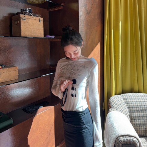 250809 JENNIE Instagram Update documents 934d9f53e42106d16