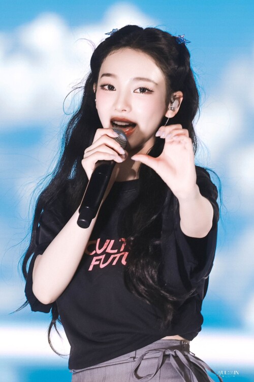 250809 aespa KARINA at SMTOWN Live in Tokyo documents 115c2c50356eec77f0