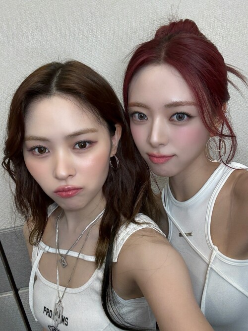 250810 ITZY Instagram Update documents 49a5e6008a31ebe64