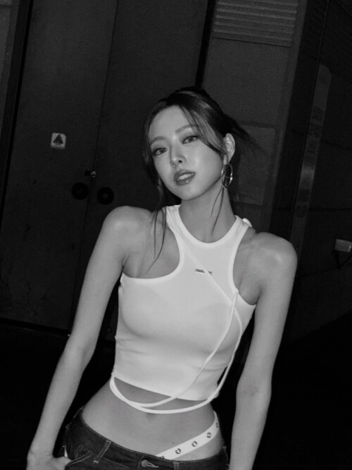 250810 YUNA Instagram Update documents 14c635a8e480ec052