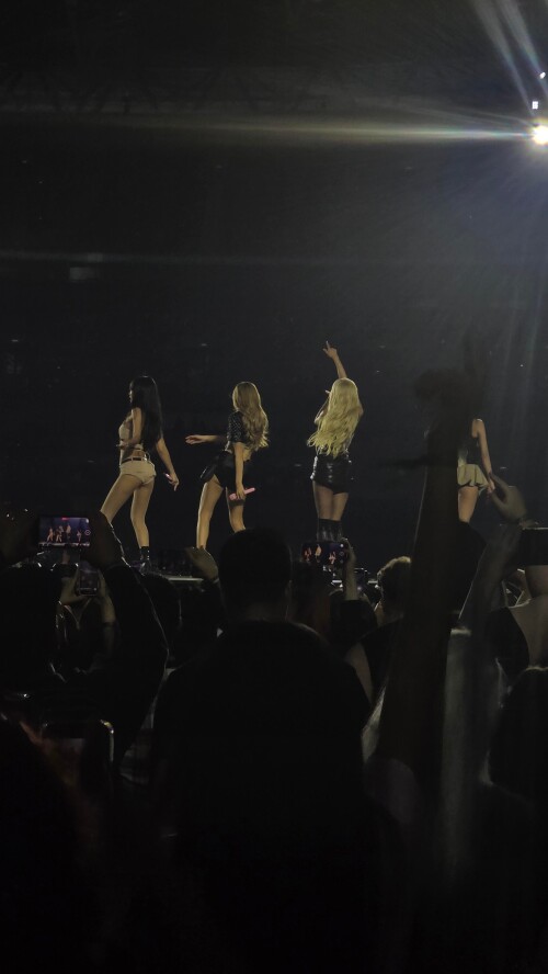 250815 BLACKPINK World Tour DEADLINE at Wembley Stadium in LONDON Night 1 documents 9c9324bd2ac3ffd2