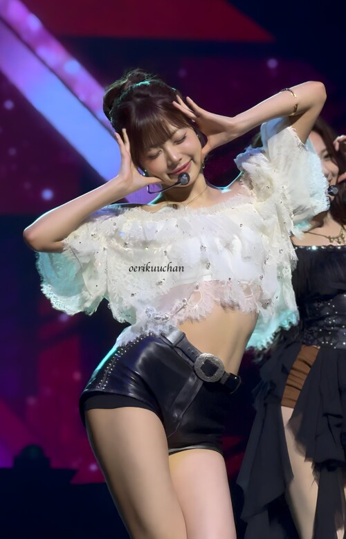 250816 EUNCHAE at EASY CRAZY HOT Tour in Singapore documents 11ff109f7901cfb2bd