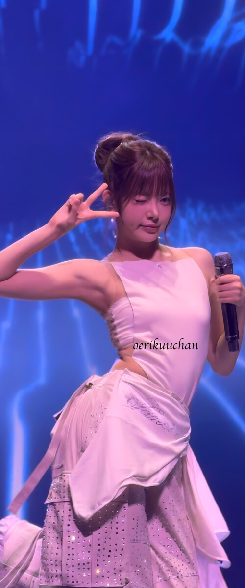 250816 EUNCHAE at EASY CRAZY HOT Tour in Singapore documents 49c7955e0e29863ac