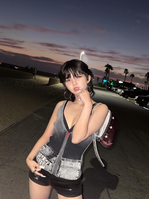 250816 SOYEON Instagram Update documents 66979cfc9debd9d39