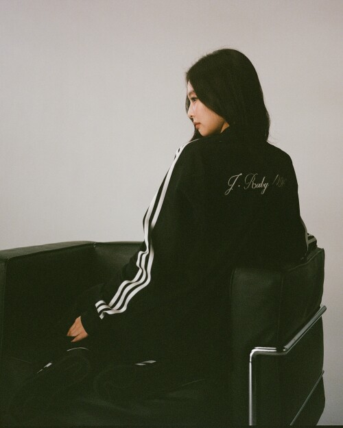 250819 JENNIE x adidas Originals 2025 Campaign Behind Photos documents 263092827f651e34b