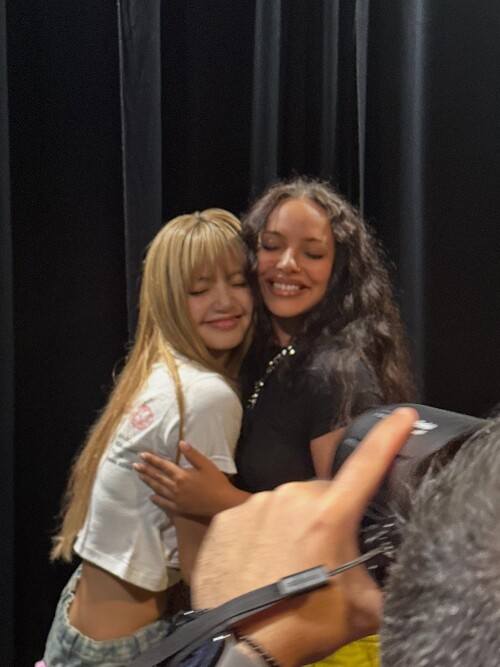 250822 Jade Thirlwall Instagram Update with LISA documents 29e3df2dd17dff4ed