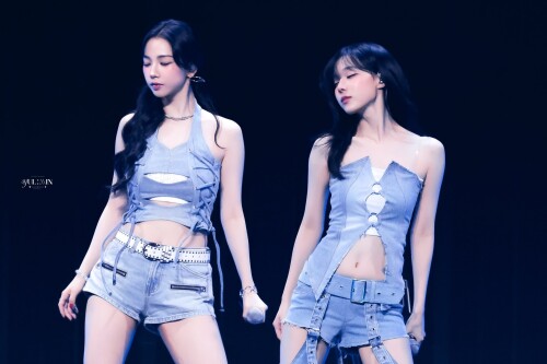 250822 aespa at 2025 Tencent Music Entertainment Awards documents 31b5bc8d4bae612a5