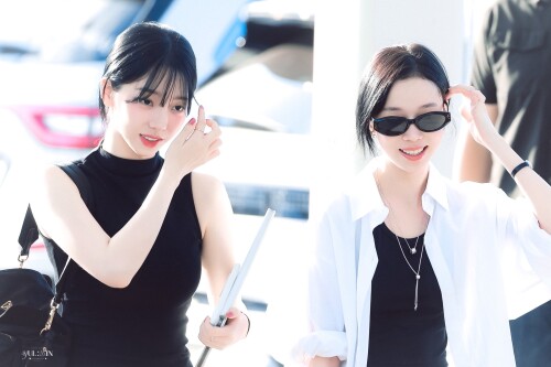 250822 aespa at ICN Airport documents 17c69dcd06dd4eeed