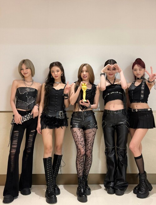 250823 ITZY Twitter Update documents 17b04c6c6eb4fa596