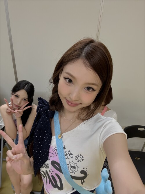 250824 Nayeon bubble 3866e388ad085c9e9