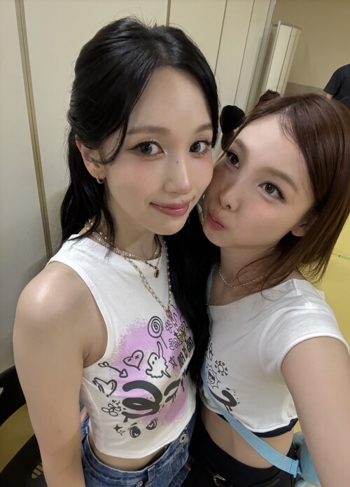 250824 Nayeon bubble 8fa181667aceab446