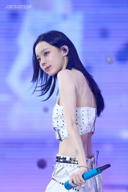 250830 aespa WINTER at 2025 LIVE TOUR SYNK aeXIS LINE in SEOUL D2 documents 531b28bb9598b1ed7