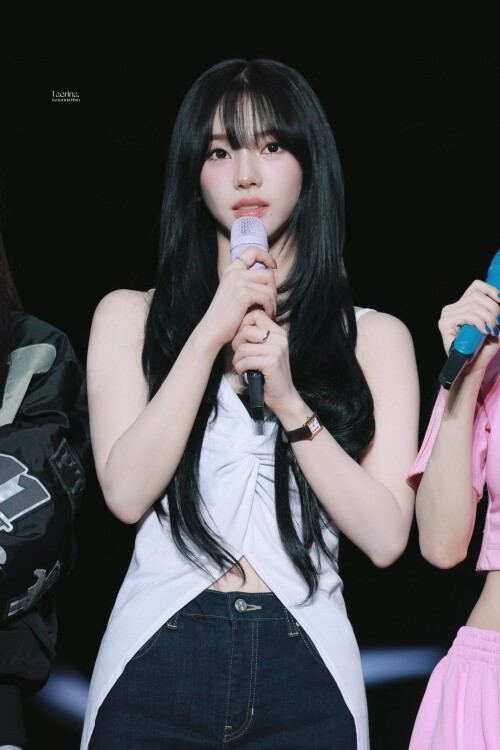 250831 aespa KARINA at 2025 LIVE TOUR SYNK aeXIS LINE in SEOUL D3 documents 72ed17507523ad97c