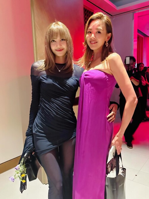 250902 SHIHO Instagram Update with JISOO ROSE n LISA documents 28199ca4cd390aa67