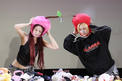 250905 ITZY at Fansign Event documents 3e5398db21879c26b