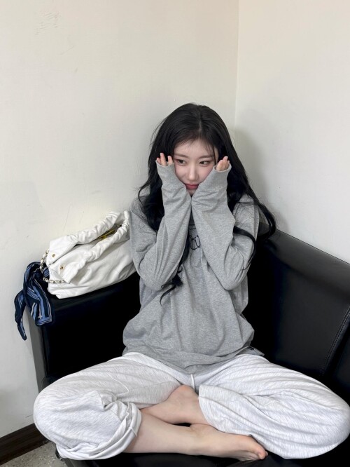 250907 CHAERYEONG Instagram Update documents 4919f4f75c73e1ea6