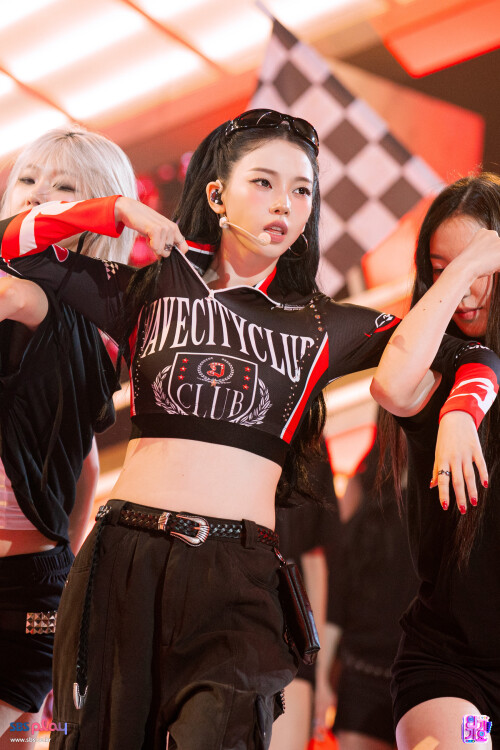 250907 KARINA Rich Man at Inkigayo documents 3fd4d95d8ab38f68e