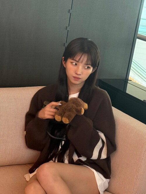 250915 SOYEON Instagram Update documents 562c795eacd87bd54