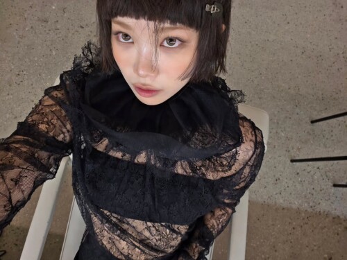 250919 CHAEWON Instagram Update documents 32d972dd6955e79a2