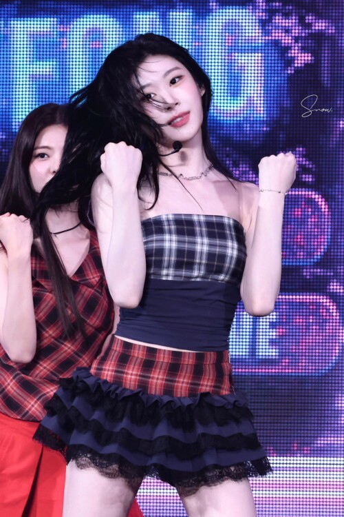 250920 CHAERYEONG AT MINI FANMEETING documents 20b937189881c9286