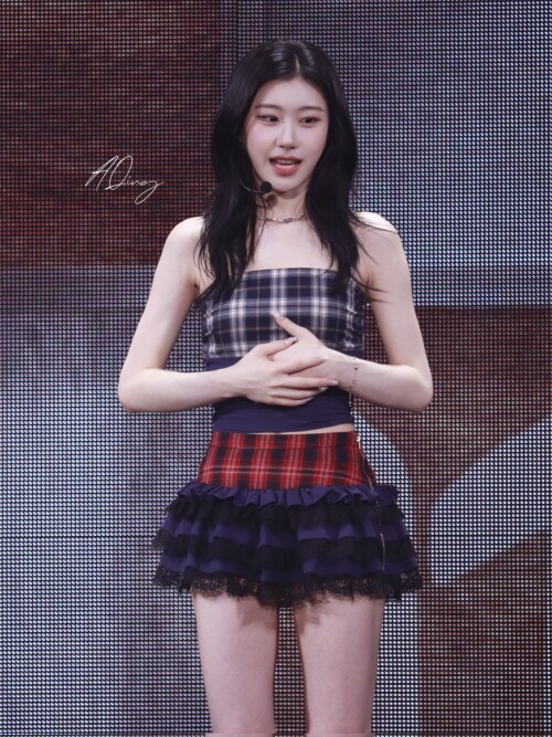 250920 CHAERYEONG AT MINI FANMEETING documents 263b77c446779d480