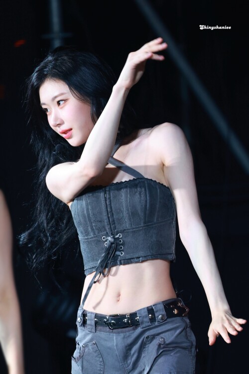 250920 Chaeryeong at ITZY 4th Fanmeeting On Air documents 1080066c8499a5bb1e