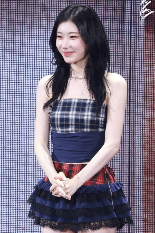 250920 Chaeryeong at ITZY 4th Fanmeeting On Air documents 5fe8c0d2cb742ac75