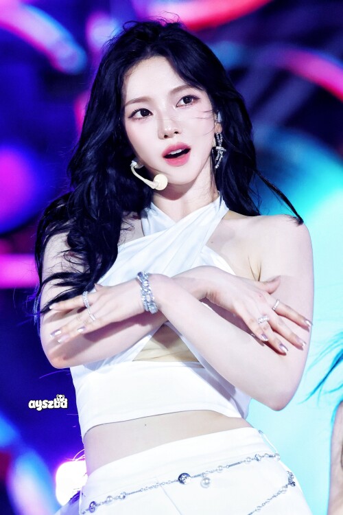 250920 aespa KARINA at The Fact Music Awards 2025 in Macao documents 1770072f597de8d3e7