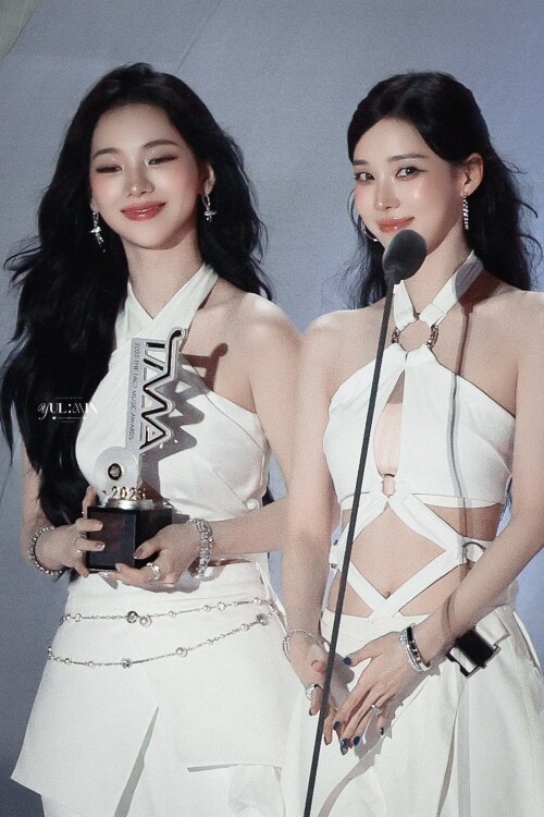 250920 aespa at The Fact Music Awards 2025 in Macao documents 61fa3f04df871d17d