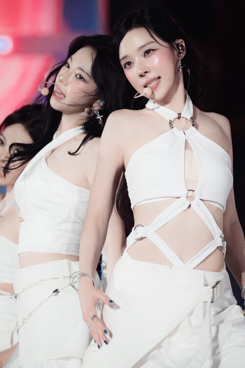 250920 aespa at The Fact Music Awards 2025 in Macao documents 99e6bd3af1dd193d6