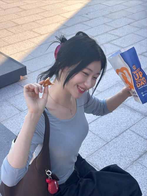 250922 CHAERYEONG Instagram Update documents 3d61acca0983bc9ac