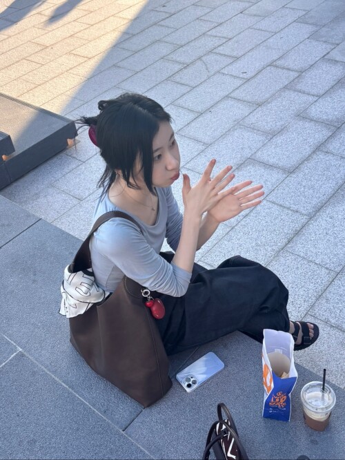 250922 CHAERYEONG Instagram Update documents 5861b4cbe1842750d