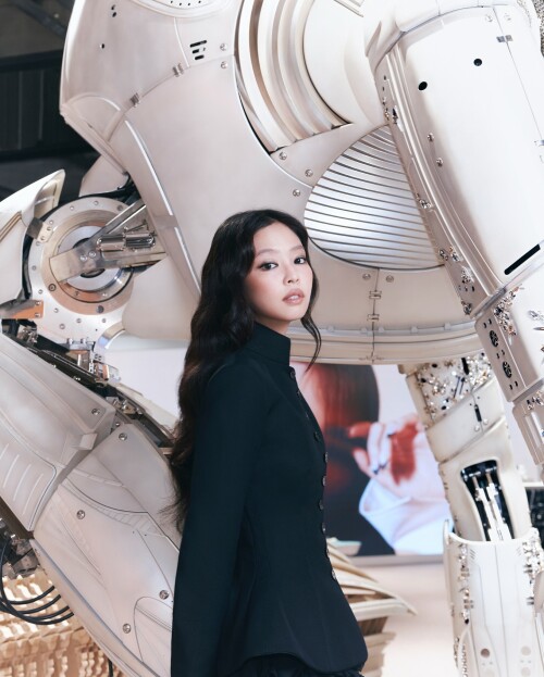 250923 JENNIE for TAMBURINS at the Haus Nowhere in Seoul documents 495deebd1dedb0047