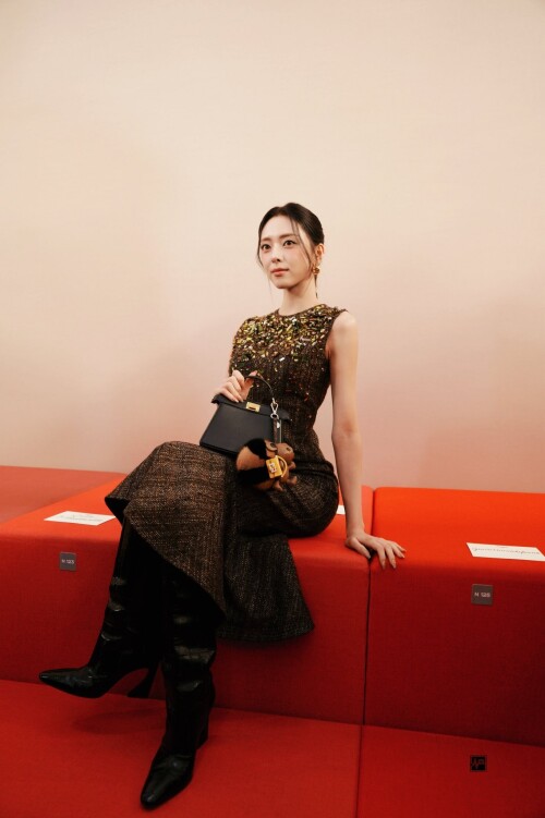 250924 ITZY YUNA at Fendi Spring Summer 2026 Fashion Show at Milan Fashion Week documents 18f40ad364