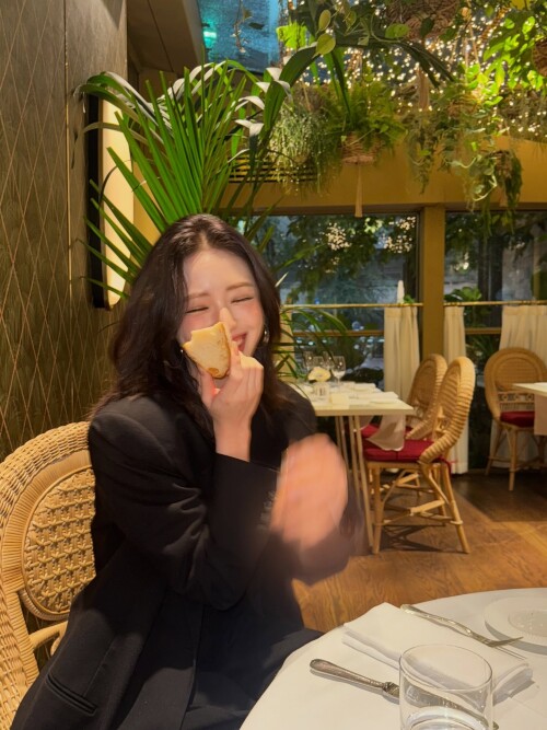 250925 YUNA Instagram Update documents 291cb82811fa13a1e