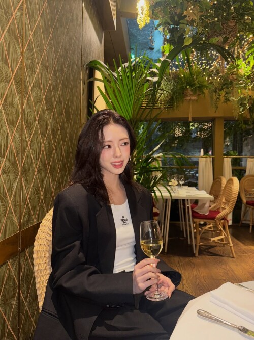 250925 YUNA Instagram Update documents 74d2d8e253a60c6f9