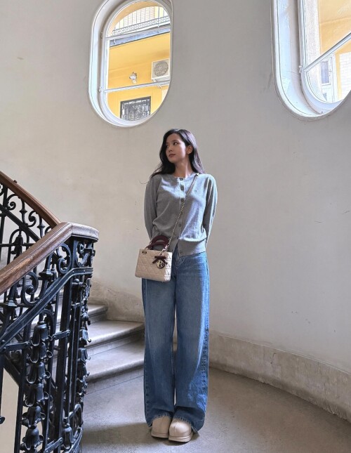 250927 JISOO Instagram Update documents 315a5c3cbbb6eb805