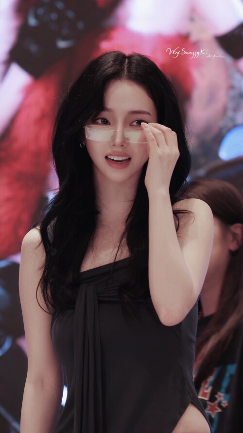 250928 Karina at POP MERCH Fansign Event in Shanghai D2 documents 17fb77b5285abacebb