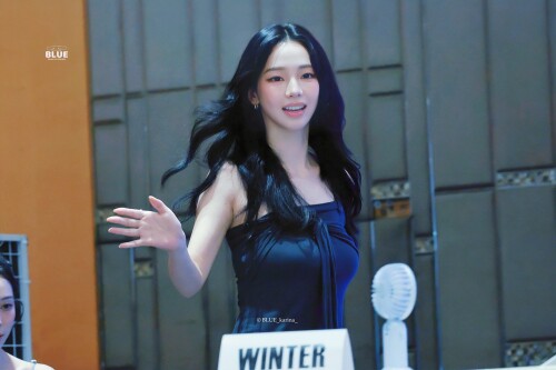 250928 Karina at PopMerch Fansign Event in Shanghai documents 24134cdd27c0da5c7