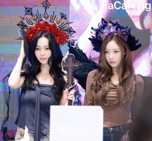 250928 aespa at POP MERCH Fansign Event in Shanghai D2 documents 26e2b93c9f17d39a4