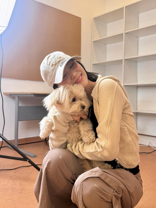 251005 JISOO Instagram Update documents 249adf789e3419c5d