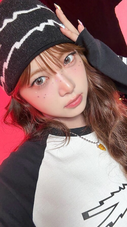 251007 Hong Eunchae LE SSERAFIM x ZOZOTOWN Behind Photos documents 1b8f6ff522016f83a