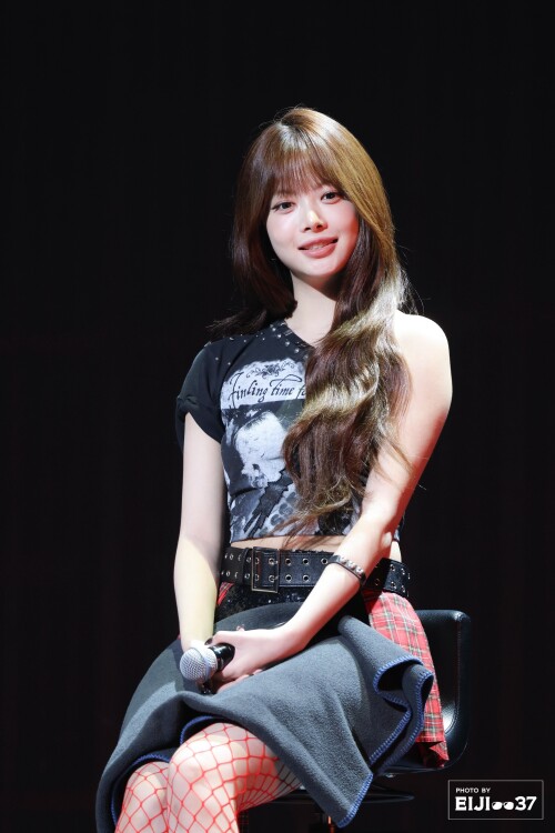 251013 Hong Eunchae at ZOZOFES documents 2c7382c3758c97d31