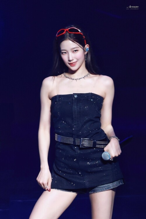 251013 Kazuha at ZOZOFES documents 42d643168110b9a65