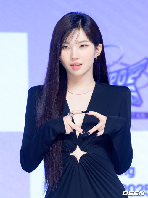 251015 i dle Soyeon at Hip Pop Princess Press Conference documents 20a9679585f8dc361